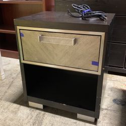 Nightstand / End table 