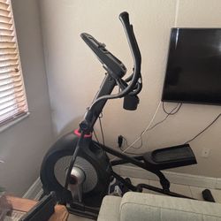 Schwinn 470 Elliptical 