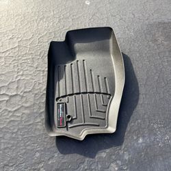 Weather Tech Mat For 2009 Jeep Grand Cherokee..