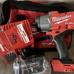Milwaukee M18 Fuel Brushless High Torque Impact Wrench With XC 5.0 Battery Combo Charger And Contractor Bag New 🆕 