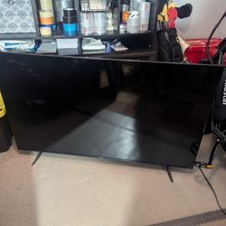 58" Hisense TV with remote (58R6E3)