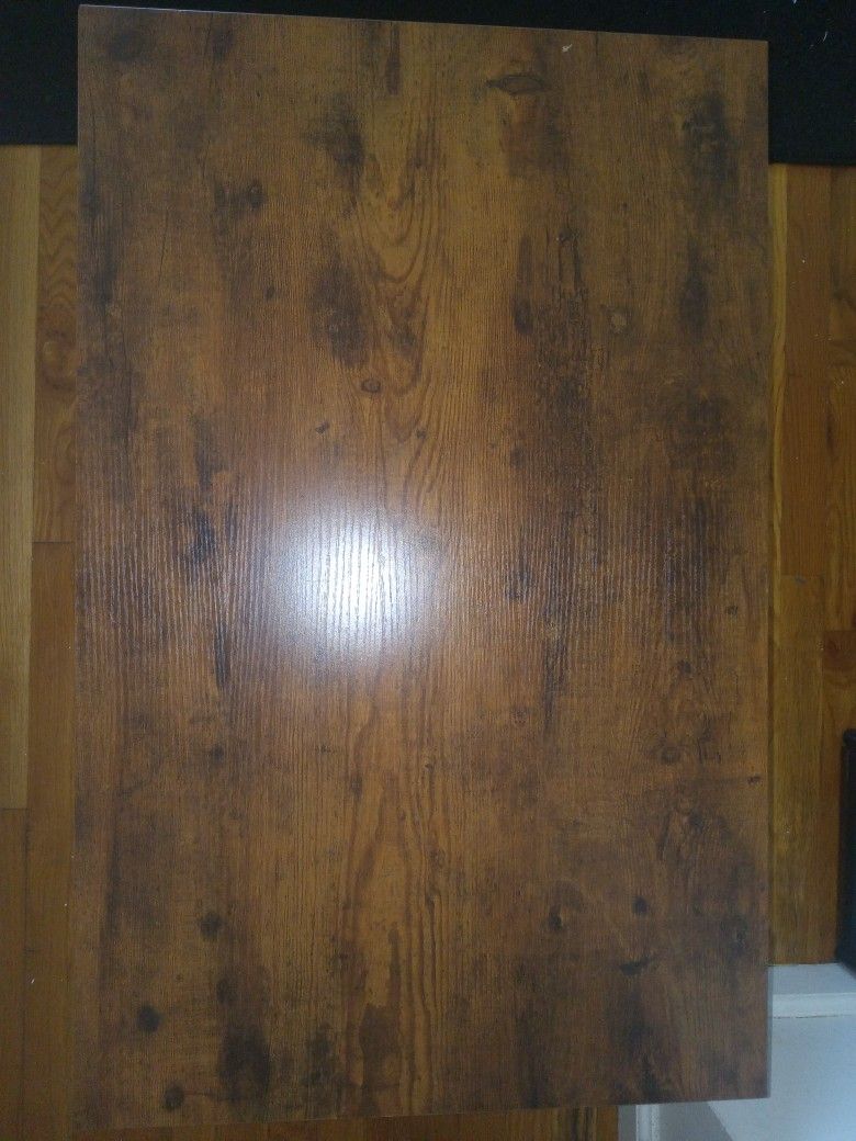 Living room Table With A Top And Bottom