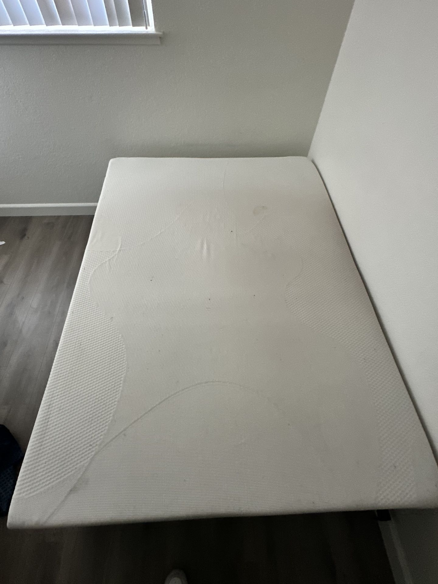Full Size Mattress And Box And Frame