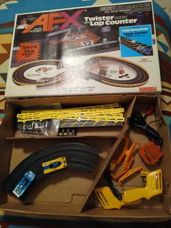 AFX TWISTER RACE SET 100% COMPLETE