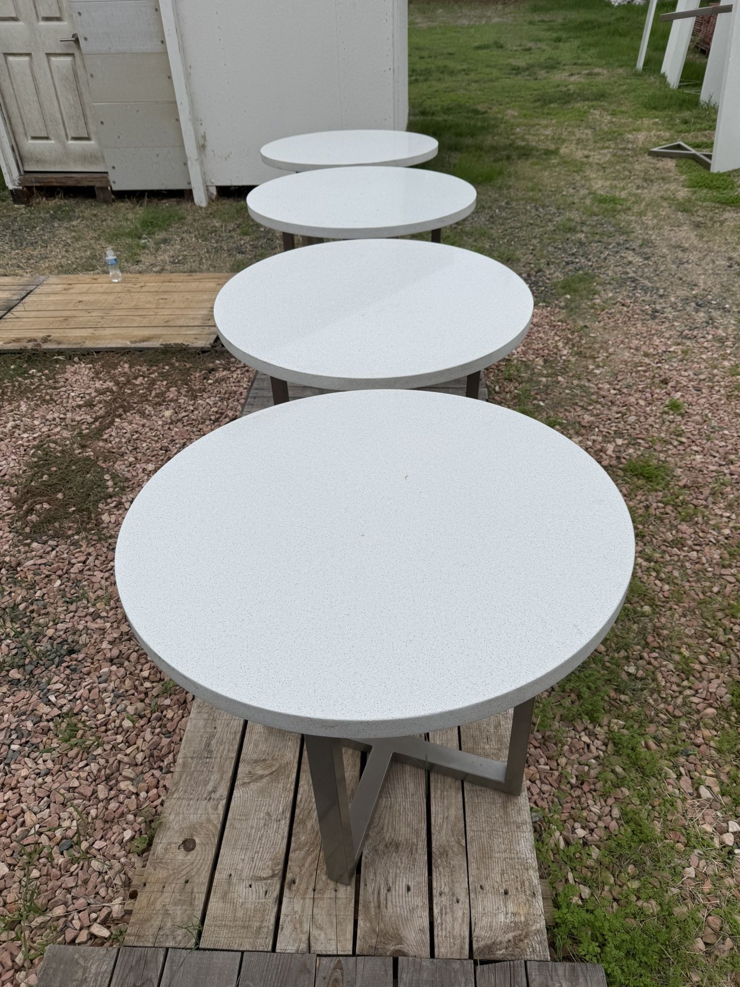 Round quartz tables