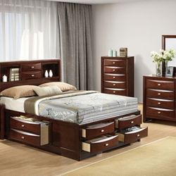 Full Size Bed - Cherry Captains Bed With Drawers