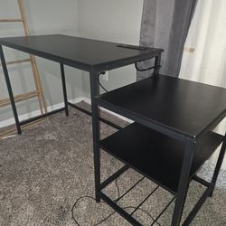 Like-New Black metal frame Desk