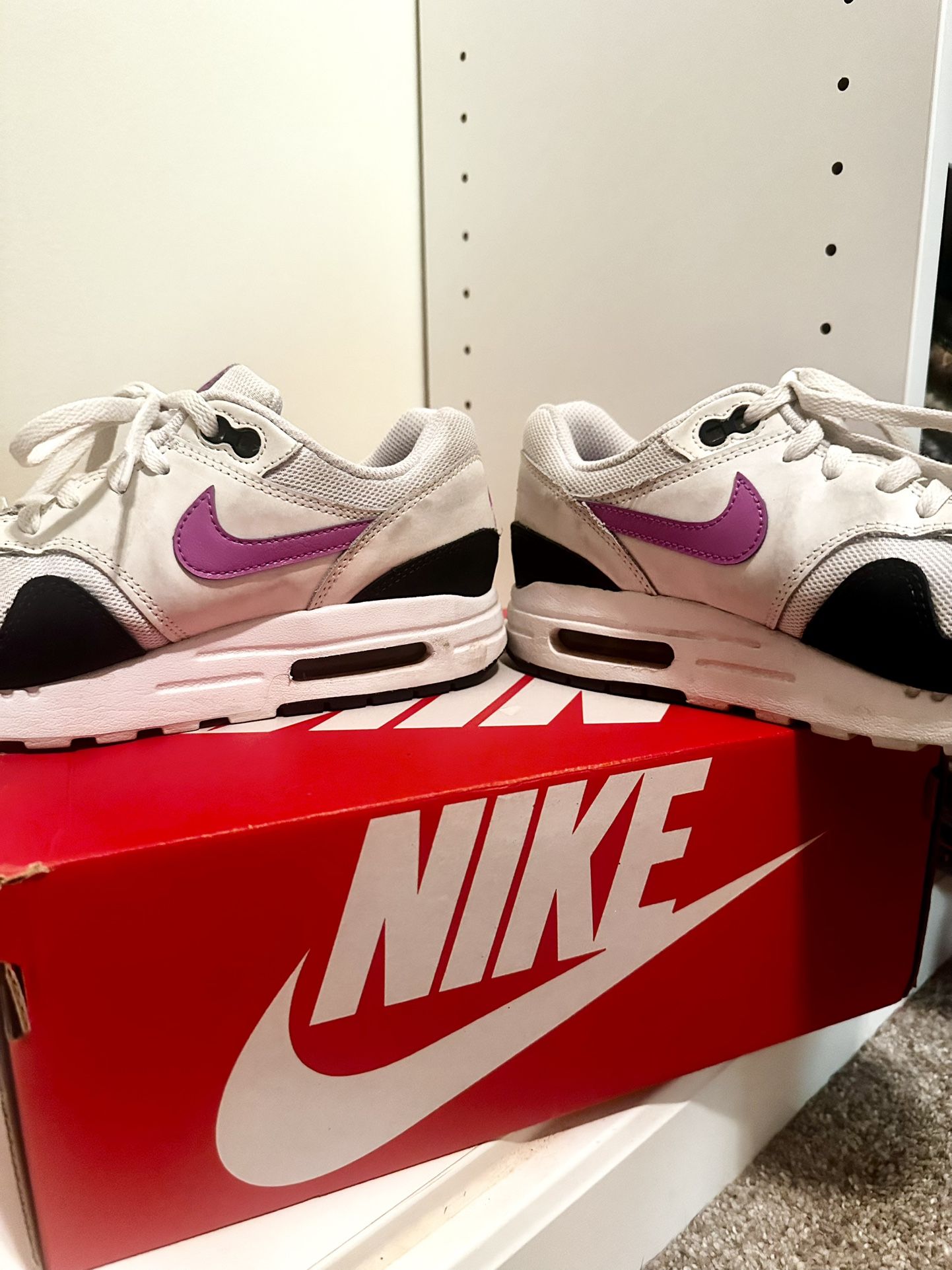 Nike Air Max 1 BG (GS 6.5Y / Women’s 8) – White / Fuchsia Dream