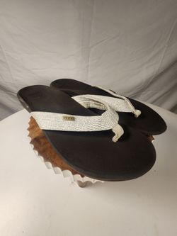 REEF women's sands size 11