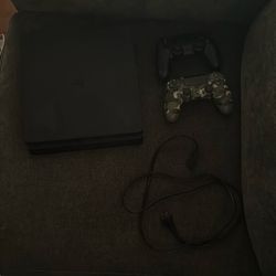 PS4 with 2 Controllers