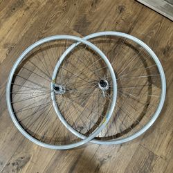 Mavic 700c Rim Brake Wheelset
