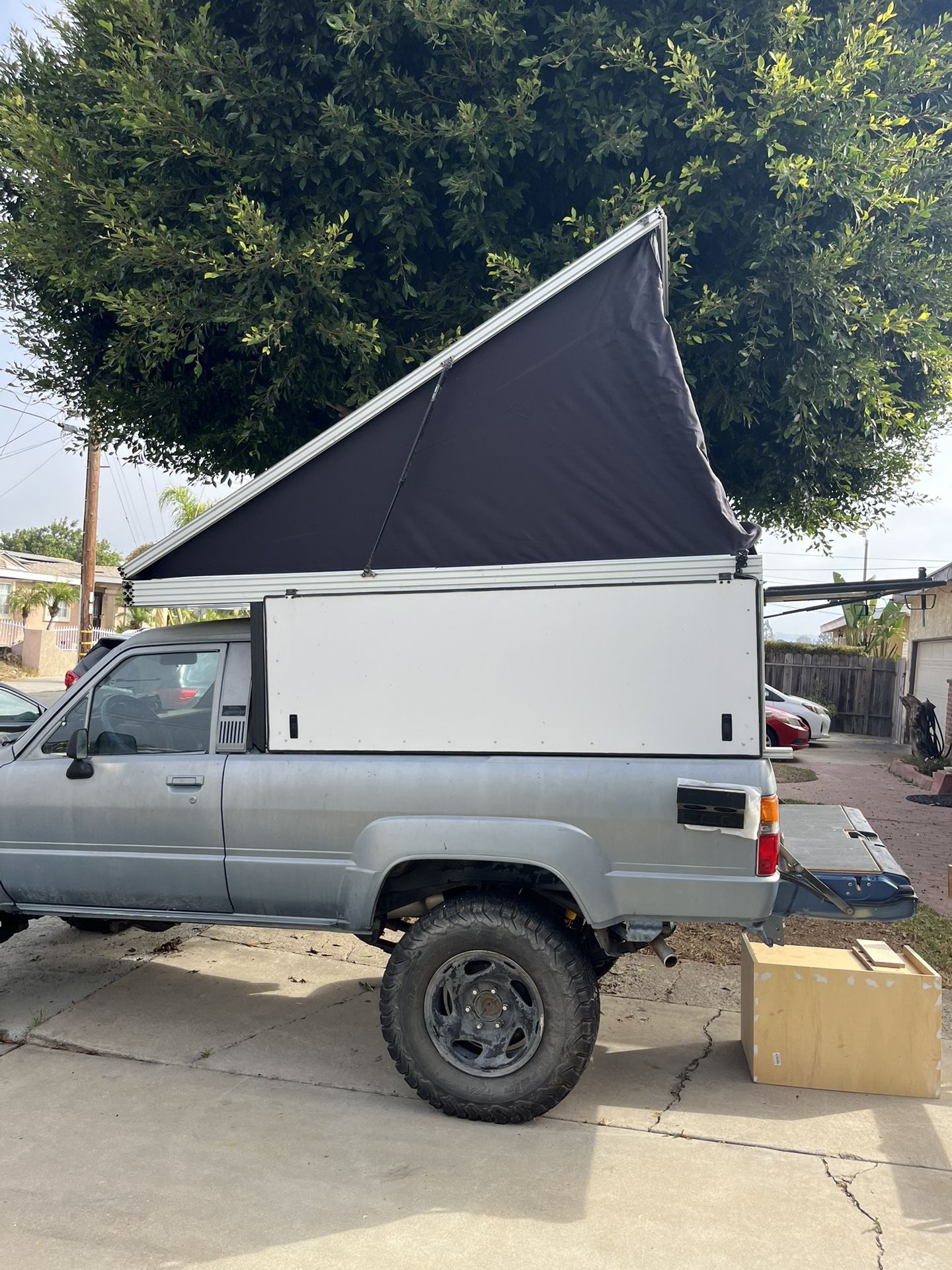Homemade pop-up truck camper