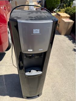 Water dispenser