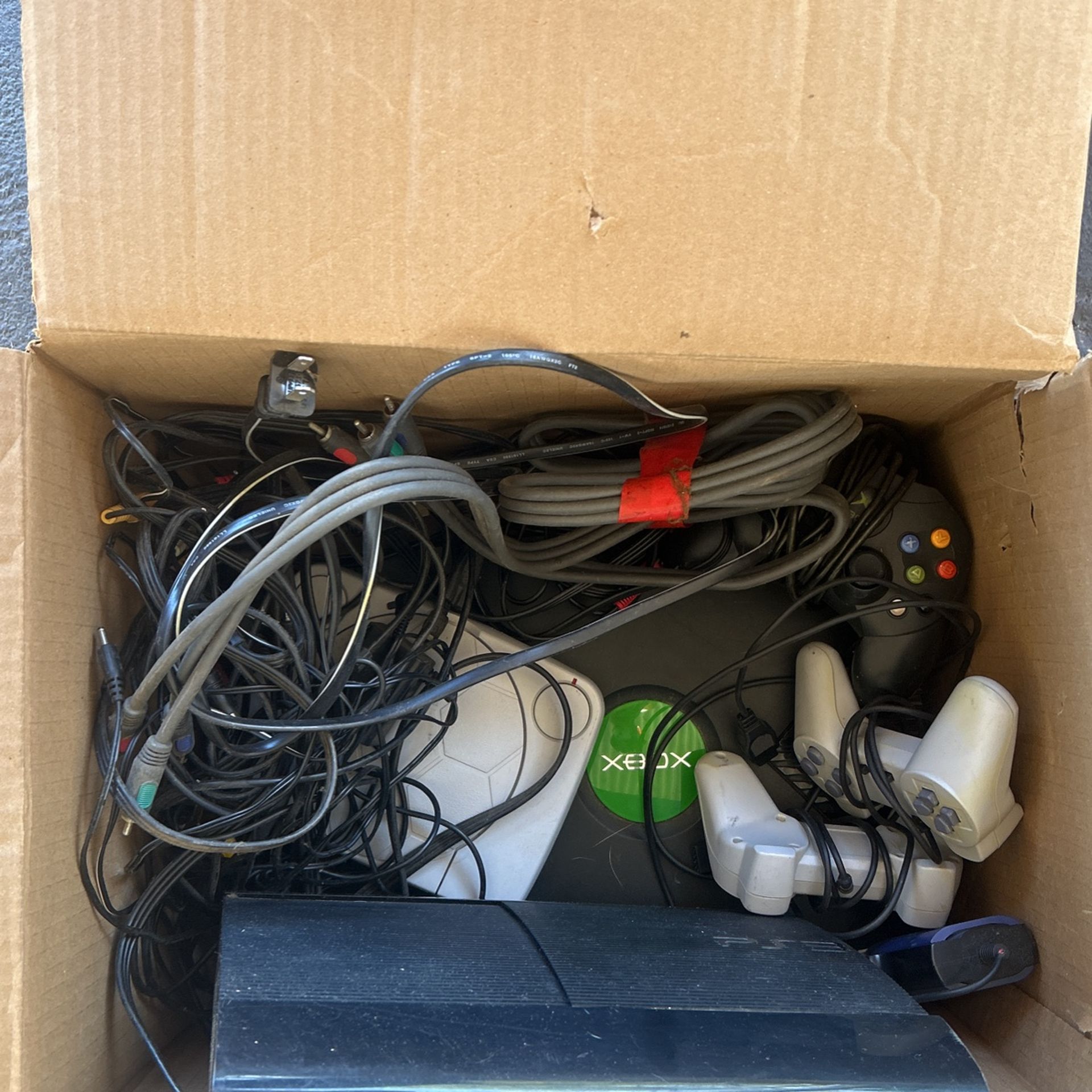Xbox/ Playstation 3 box for games