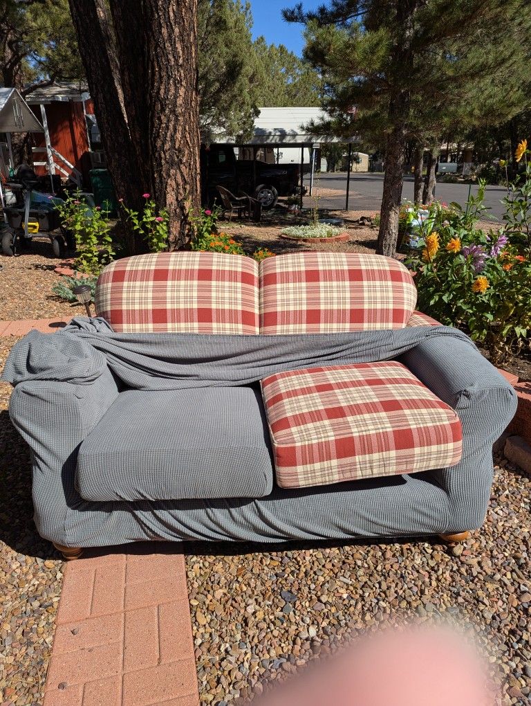 LOVESEAT
