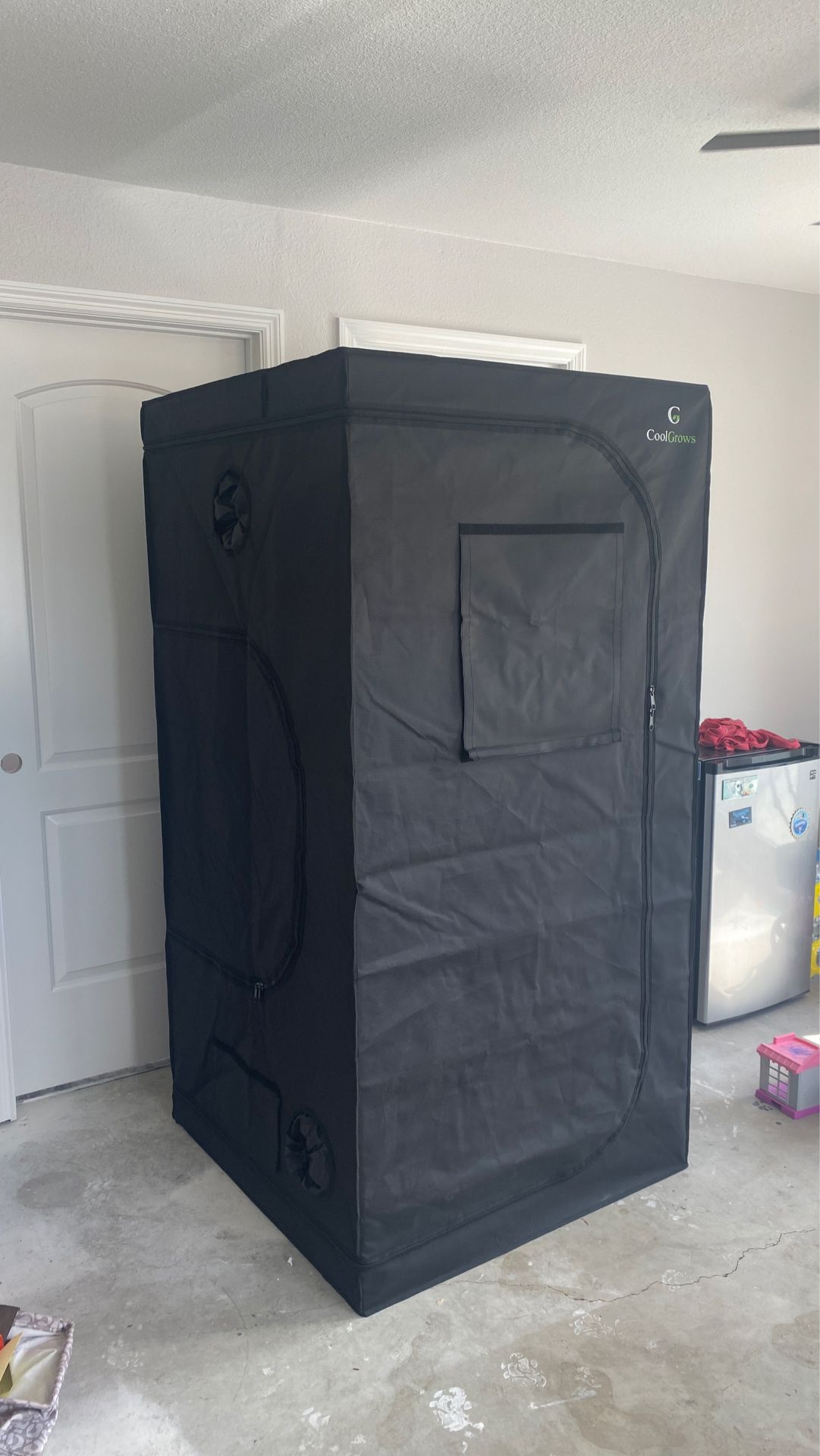 Brand new grow tent asking 80