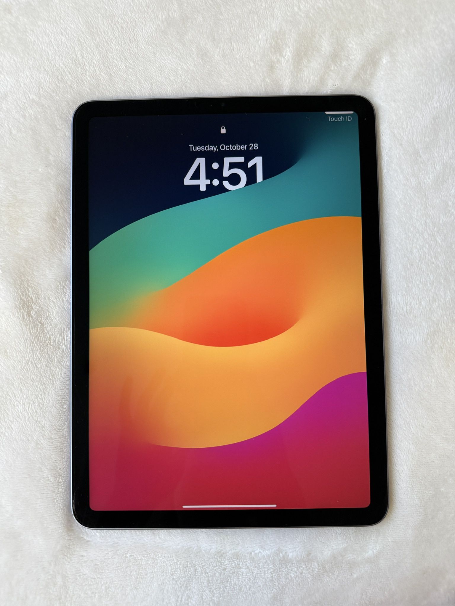 Ipad Air 5th Gen - Almost New with Apple Pencil