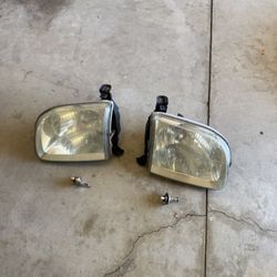 2002 Toyota Sequoia Headlight Assembly (OEM)