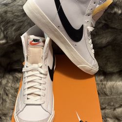 Nike Blazer Mid 77