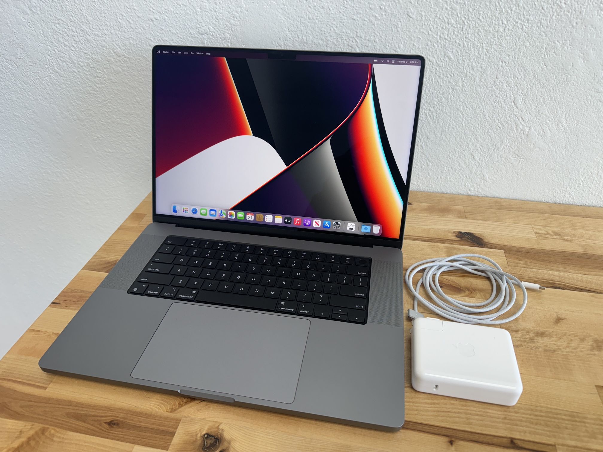 Apple MacBook Pro 16” / M1 Max 32C GPU / 64GB / 2TB