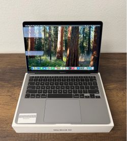 13 inch MacBook Air 256GB SSD*8GB RAM*1.1Ghz Intel Quad Core i5