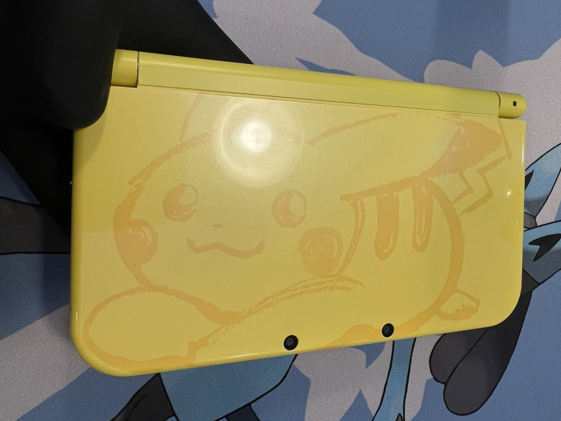 *New* Nintendo 3DS XL Pikachu Limited Edition Complete In Box CiB