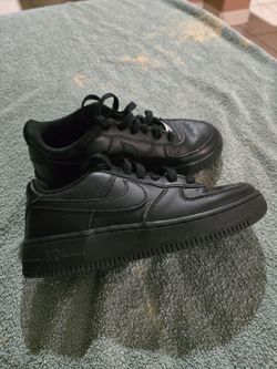 Nike AirForce 1 Sz 4 youth $15