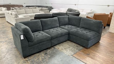 Sectional Sofa - Delivery/Financing Available