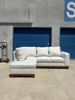 Small Sectional Couch 🛻Delivery Available🛻