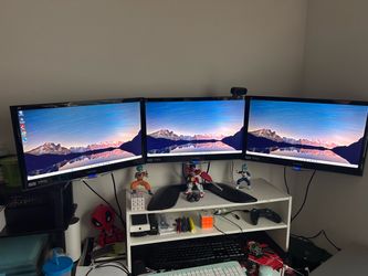 3 ViewSonic 22” 1080p Monitors – Triple Monitor Setup