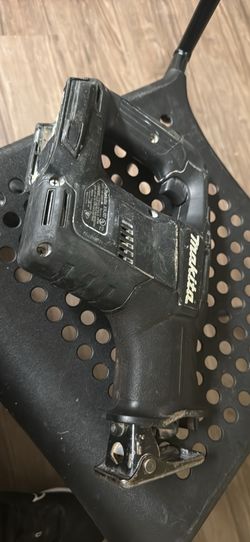 Makita saw saw