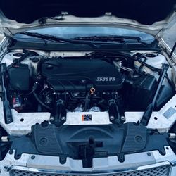 2011 Chevrolet Impala · LT Sedan 4D  -White 180kmiles