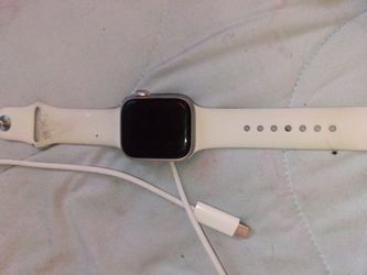 Apple Watch with White Sport Band series 8