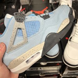 Unc Jordan 4s