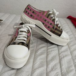 Burberry Shoe’s ( Women ) 