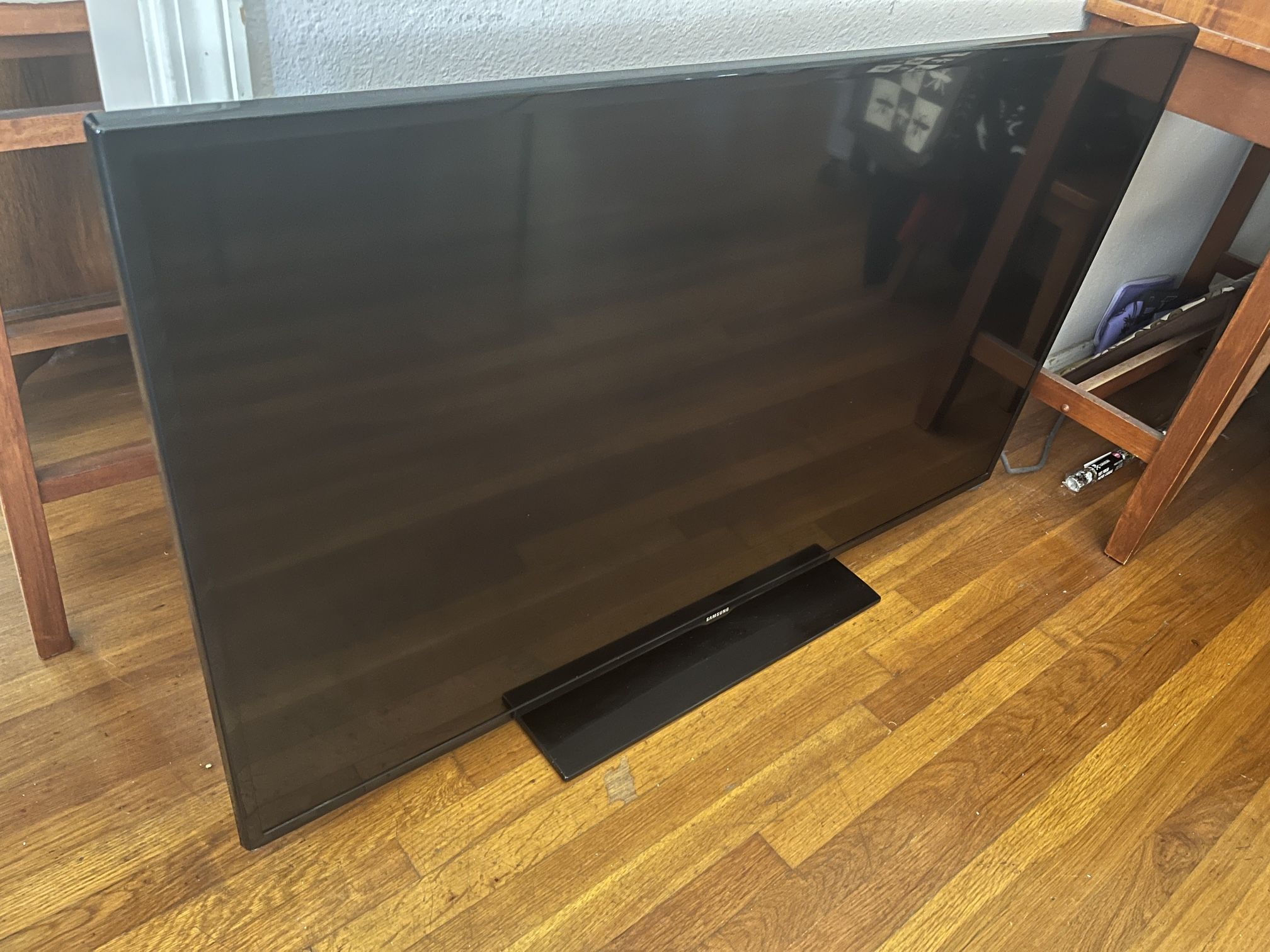 Samsung 55" Full LED Smart TV & Amazon Fire Stick