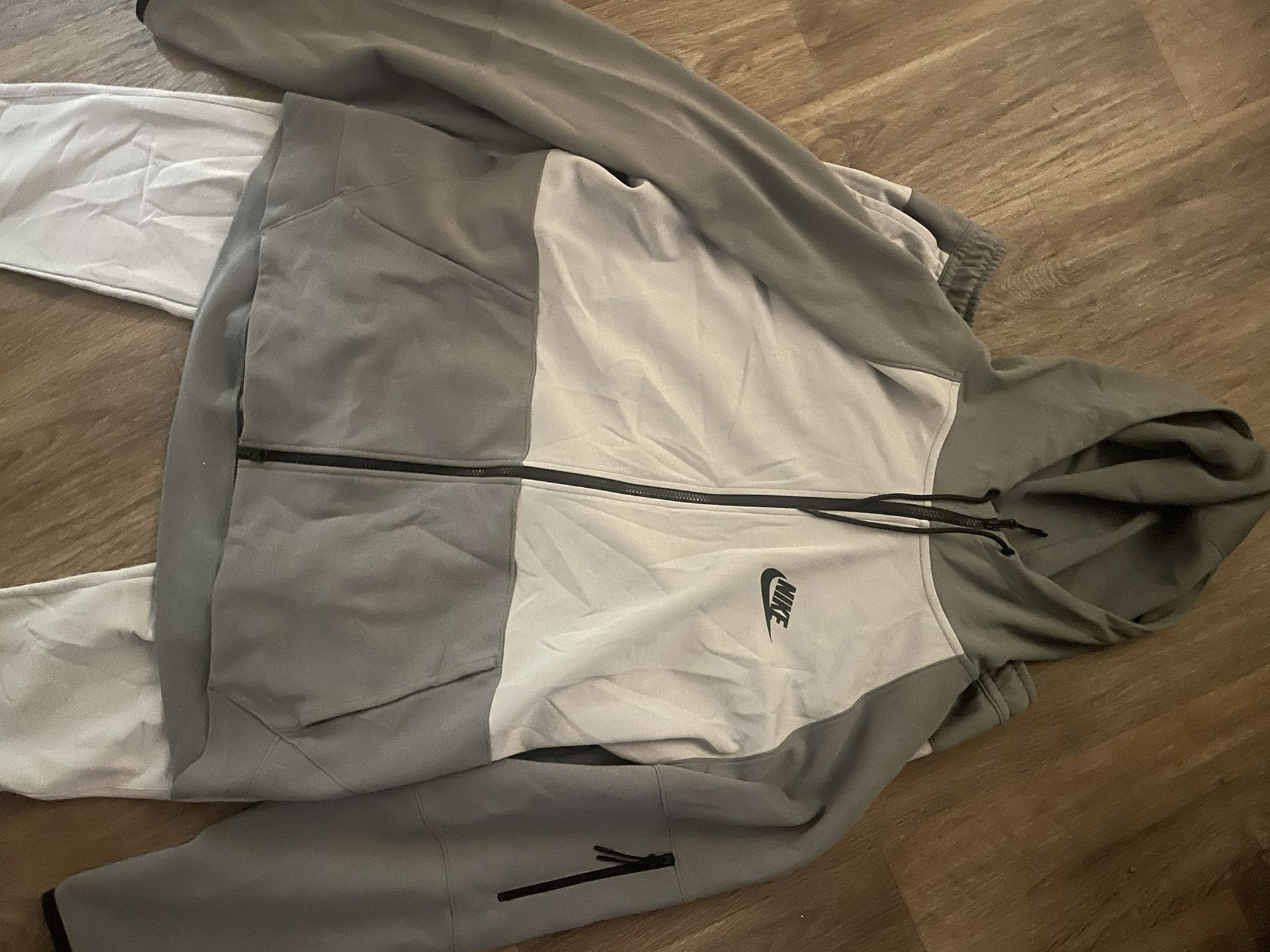 Nike Tech