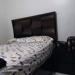 Cabesera  Con Dos Cajones.   Frame.  Size Queen 