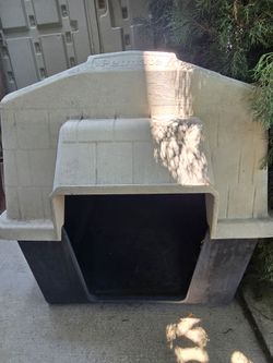 Petmate Barnhome dog/cat house