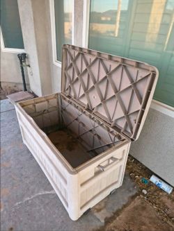 Title: Large Outdoor Patio Storage Box / Deck Box – $50