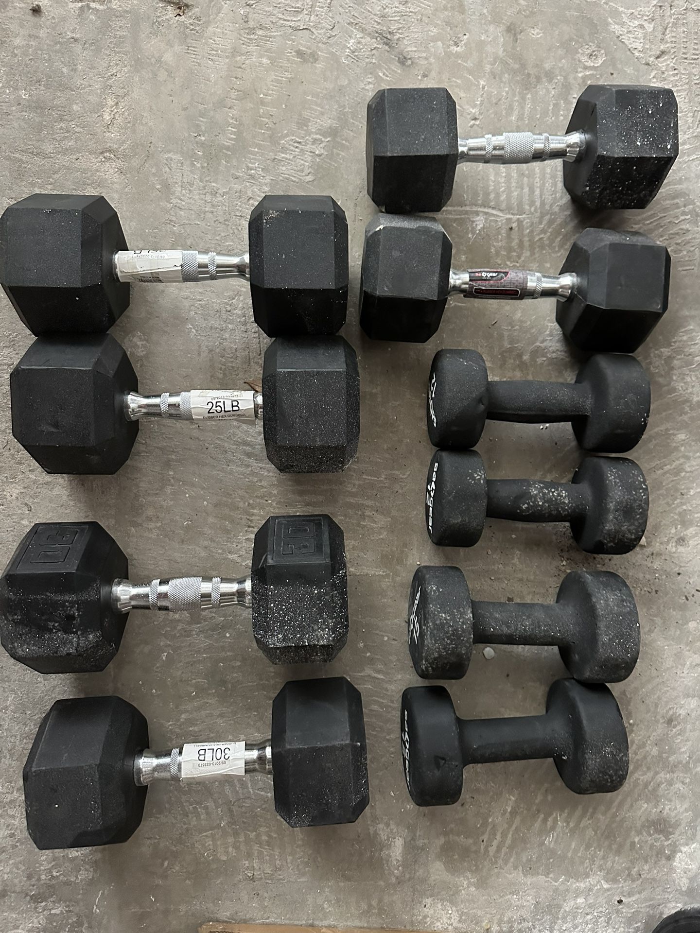 12-30lb Weight Dumbbells. Excellent Condition