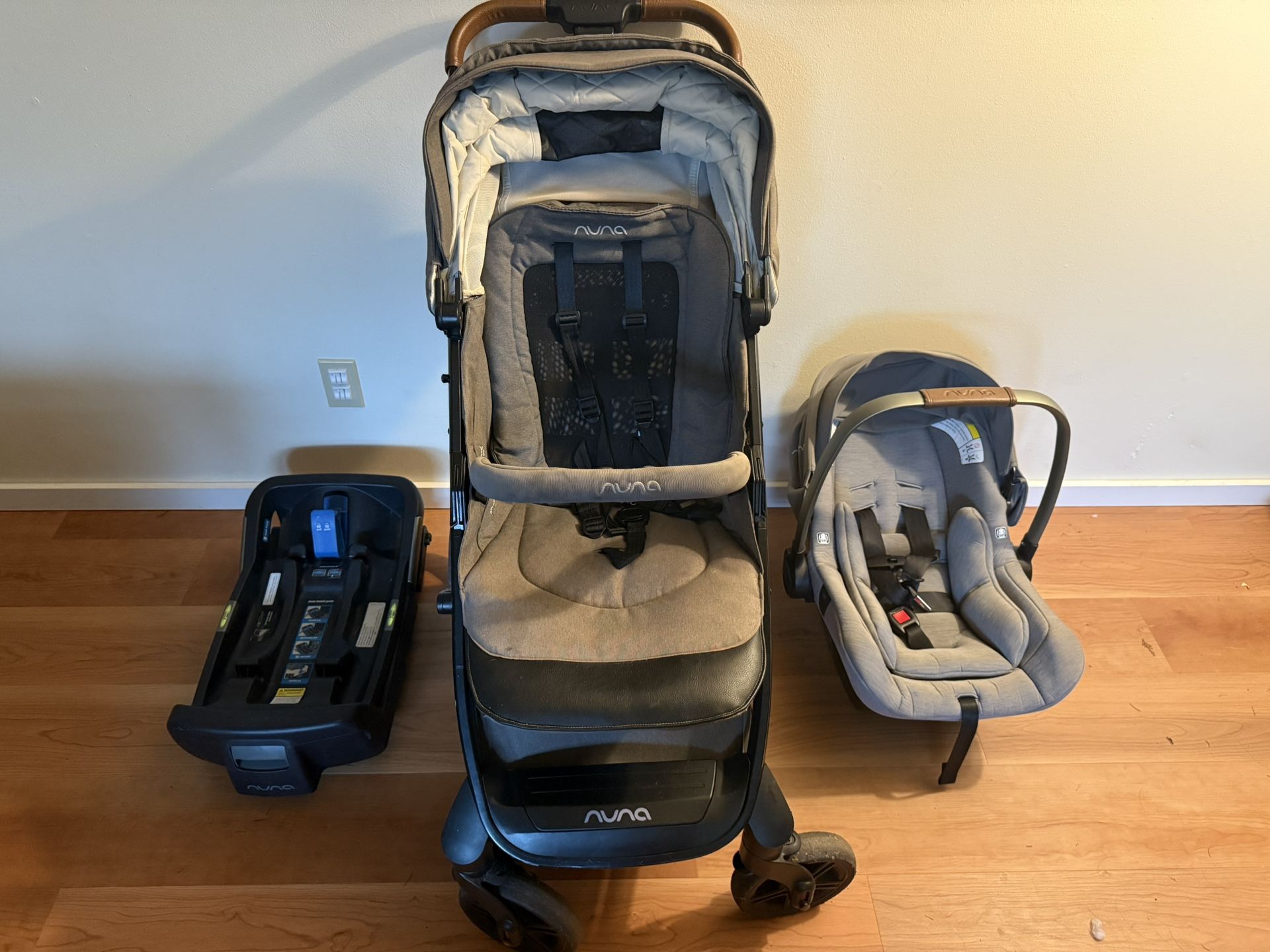 NUNA Tavo Travel System