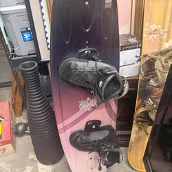 Liquid Force Omega 135 Wakeboard with Bindings
