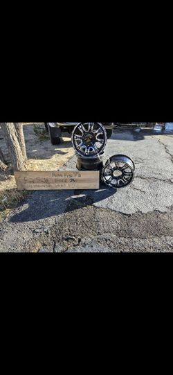 4 RIMS 17 FOR A FORD 250 , $40 EACH