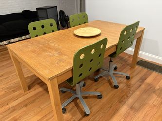 Dinning Room Table And 4 Chairs