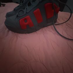 Nike air uptempo low dark grey light crimt