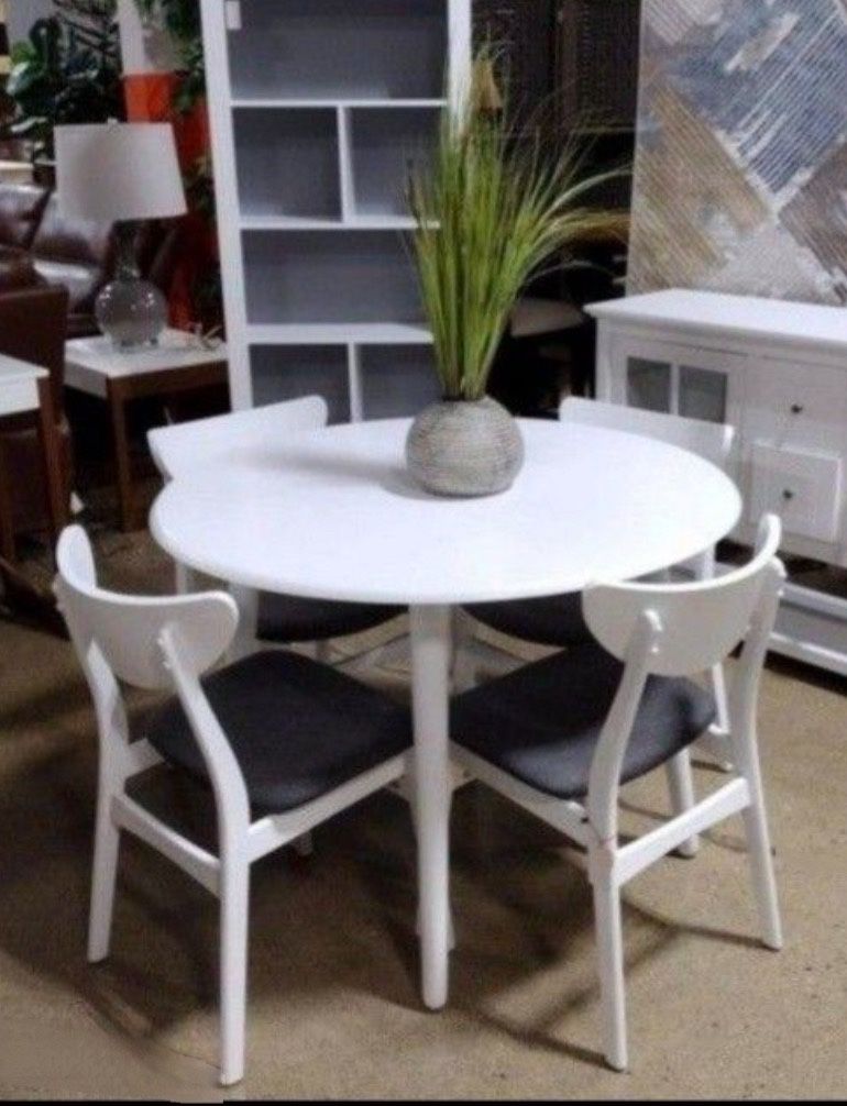 5 Piece Solid Round Dining or Kitchen Set - New