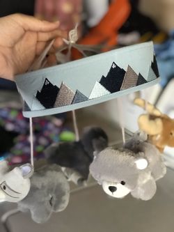 Baby musical mobile