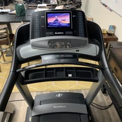 Norditrack Treadmill Commercial 1750