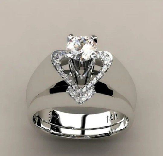 Beautiful Womens Heart Shaped 2pc  Engagement Ring Set